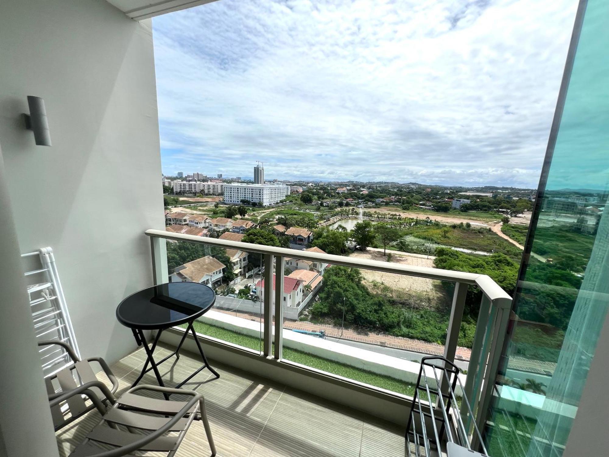 R I V I E R A I I I Jomtien Apartment